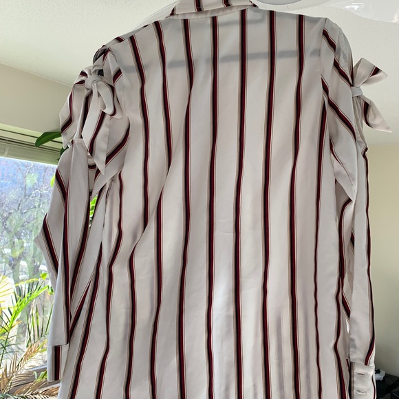 White blouse with red stripes and bowknot great for business casual/smart casual - Picture 4 of 5